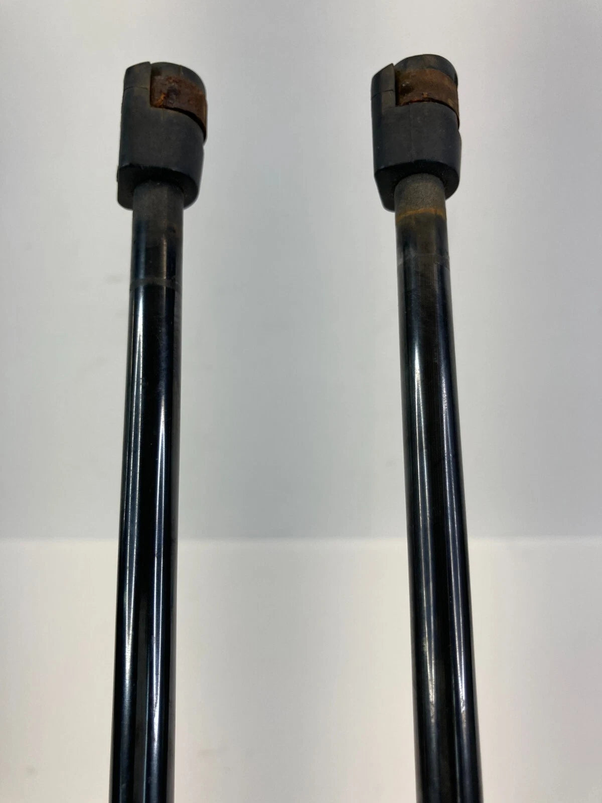 10-17 GMC TERRAIN REAR TRUNK LEFT & RIGHT SHOCK STRUT SUPPORT SET PAR 25803408