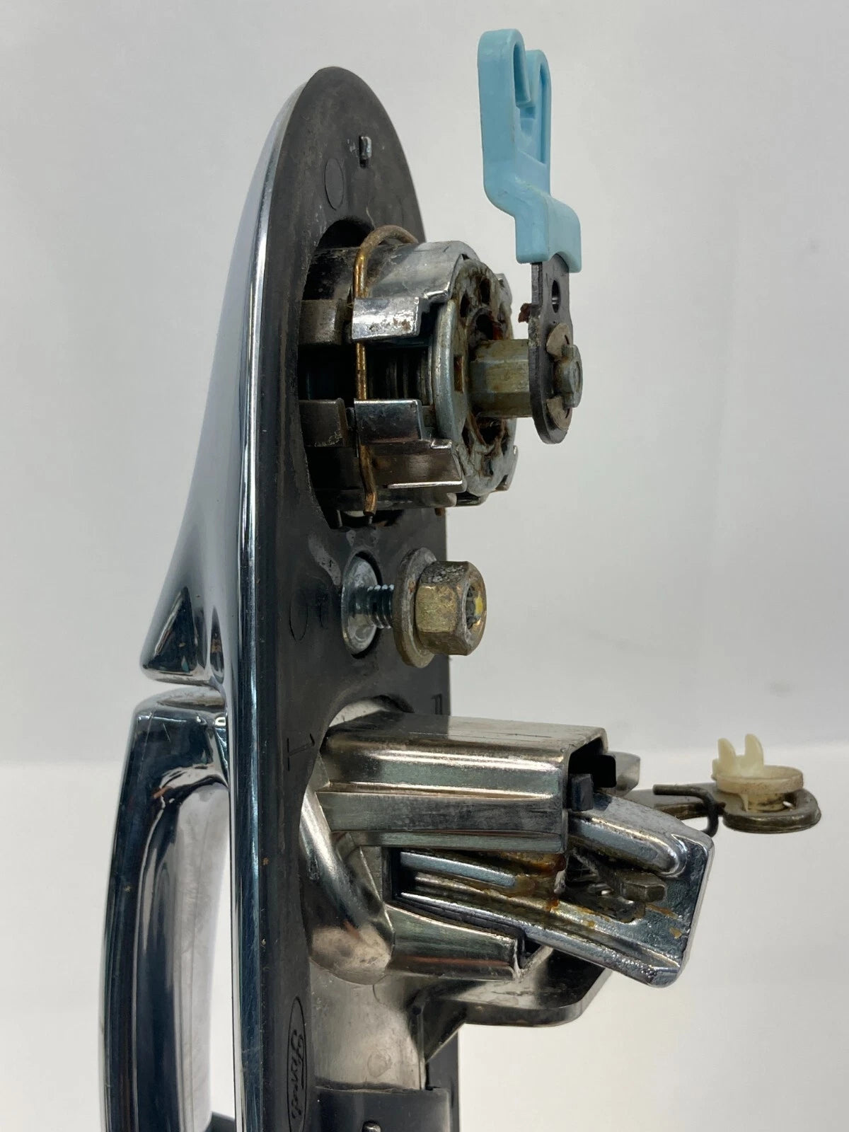 1998-2002 LINCOLN TOWN CAR FRONT LEFT DRIVER SIDE EXTERIOR DOOR HANDLE ASSEMBLY