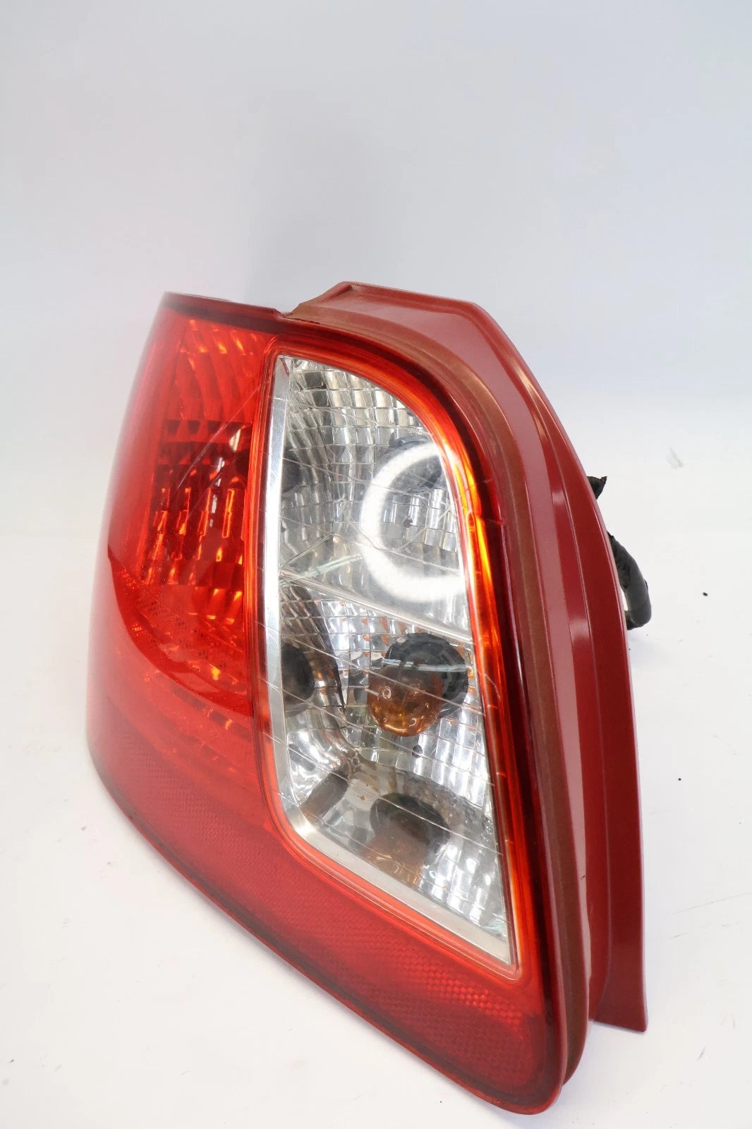 2006-2011 KIA RIO SEDAN REAR LEFT DRIVER SIDE TAIL LIGHT TAILLIGHT TAIL LAMP