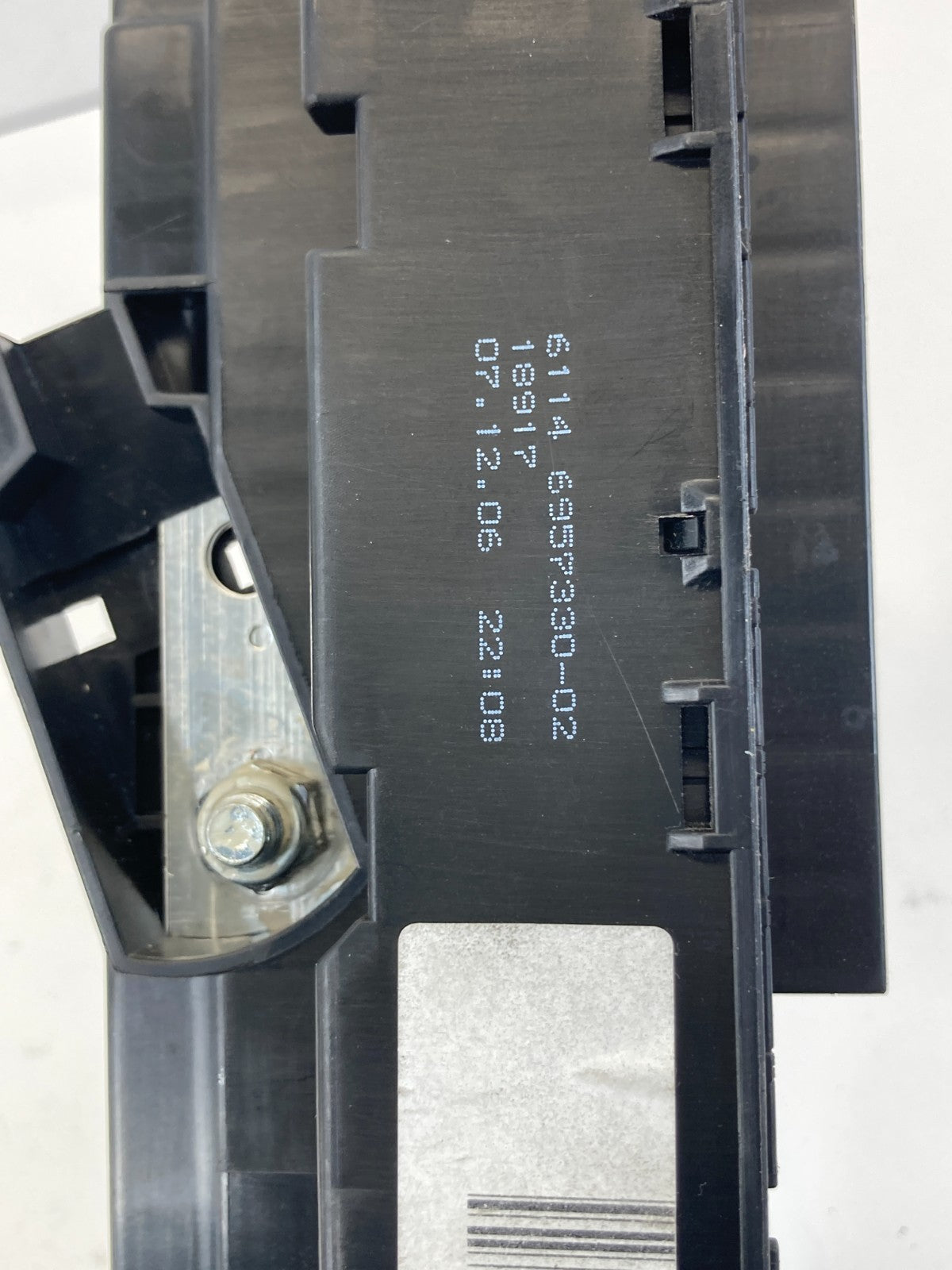 2006 2007 BMW 525i 3.0L AT Front Power Distribution Fuse Relay Box 257-13290 OEM