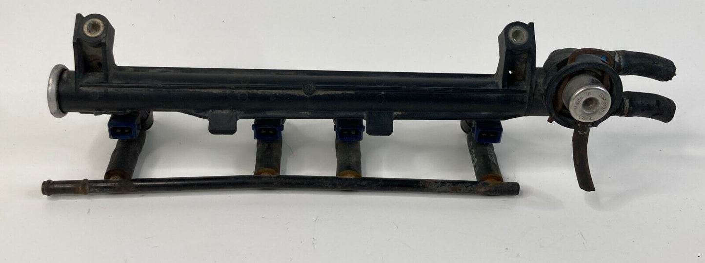 1998-2005 Volkswagen Beet 2.0L M/T Engine Fuel Injector Injection Rail OEM