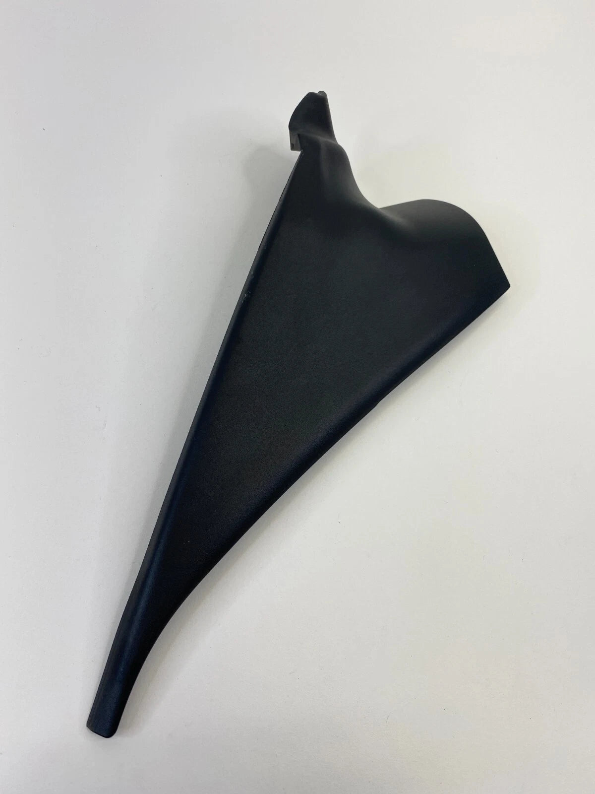 06-13 AUDI A3 FRONT LEFT SIDE INTERIOR DOOR CORNER COVER TRIM 8P4-858-705A OEM