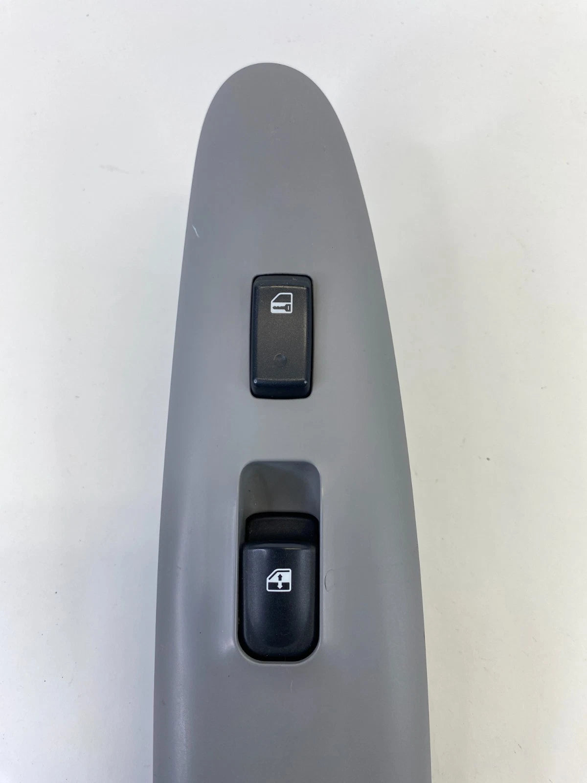 06-08 KIA OPTIMA FRONT RIGHT DOOR WINDOW CONTROL SWITCH W/ BEZEL 93575-26100S8