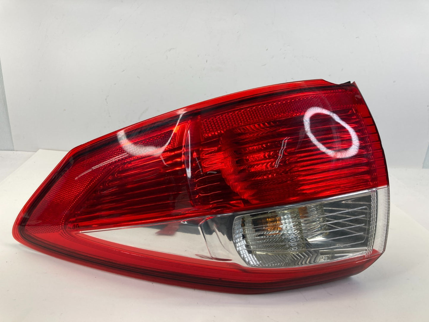 2013-2016 Ford C-Max Energi Right Outer Tail Light Taillight DM51-13404-AC OEM