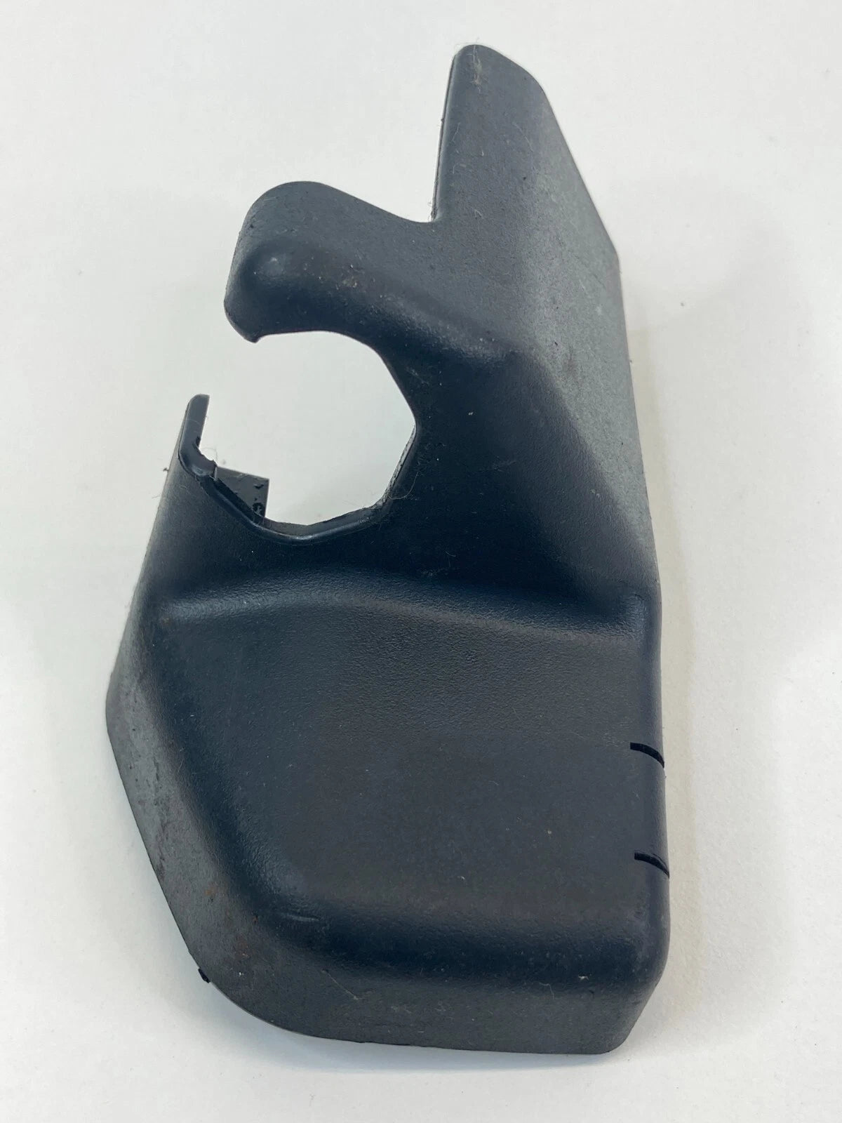 03-08 TOYOTA COROLLA FRONT RIGHT SEAT TRACK END COVER TRIM 72157-02060-B OEM