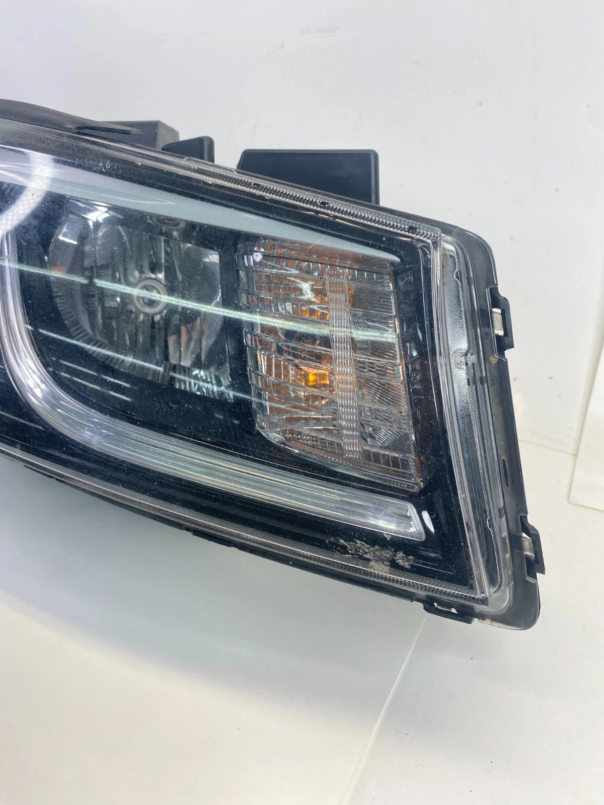 2015-2018 KIA SEDONA RIGHT PASSENGER SIDE HEADLIGHT HEADLAMP HALOGEN OEM