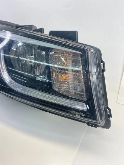 2015-2018 KIA SEDONA RIGHT PASSENGER SIDE HEADLIGHT HEADLAMP HALOGEN OEM