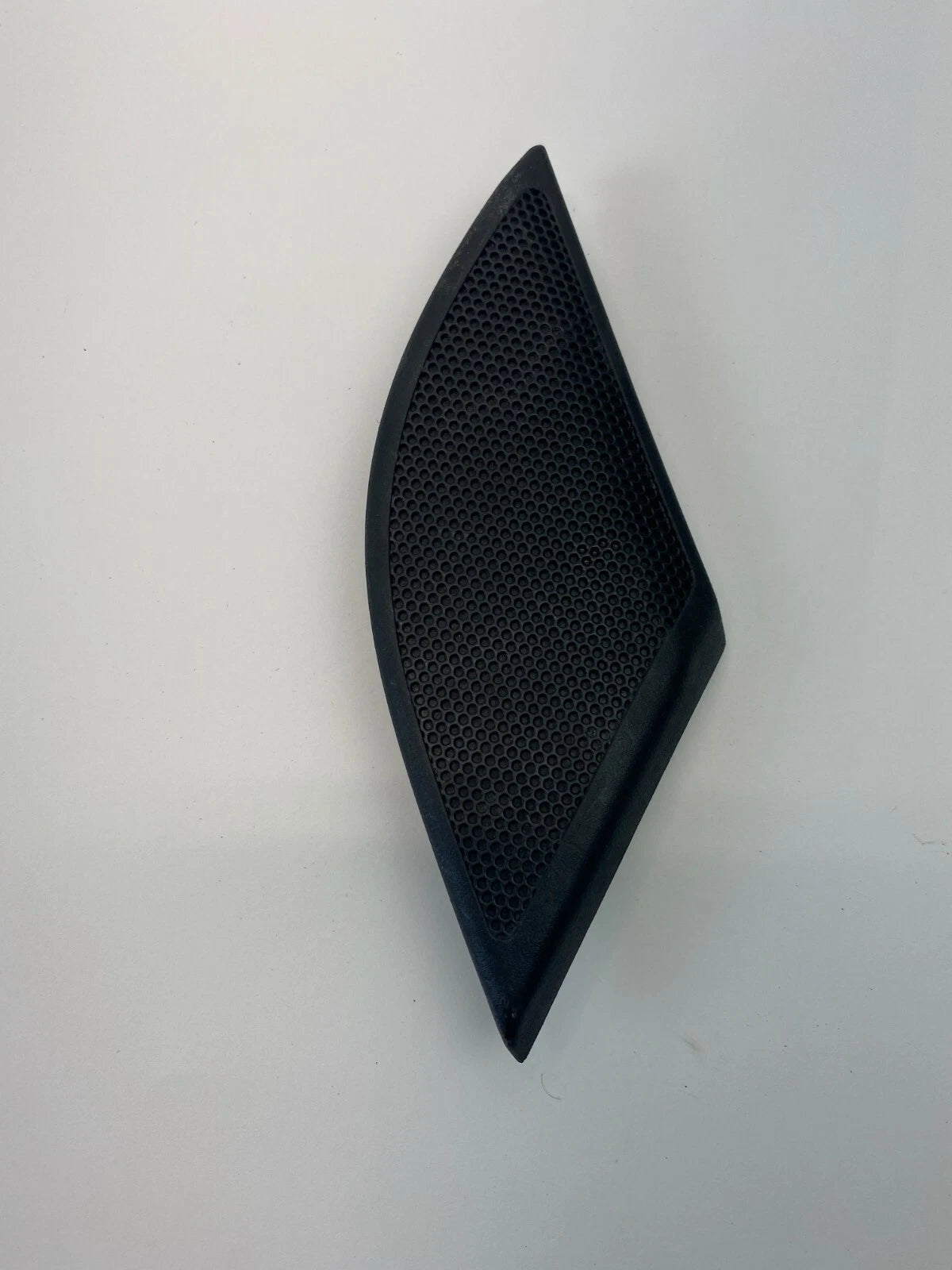 2008-2010 SATURN VUE REAR LEFT DOOR TWEETER SPEAKER GRILLE COVER OEM 96627975
