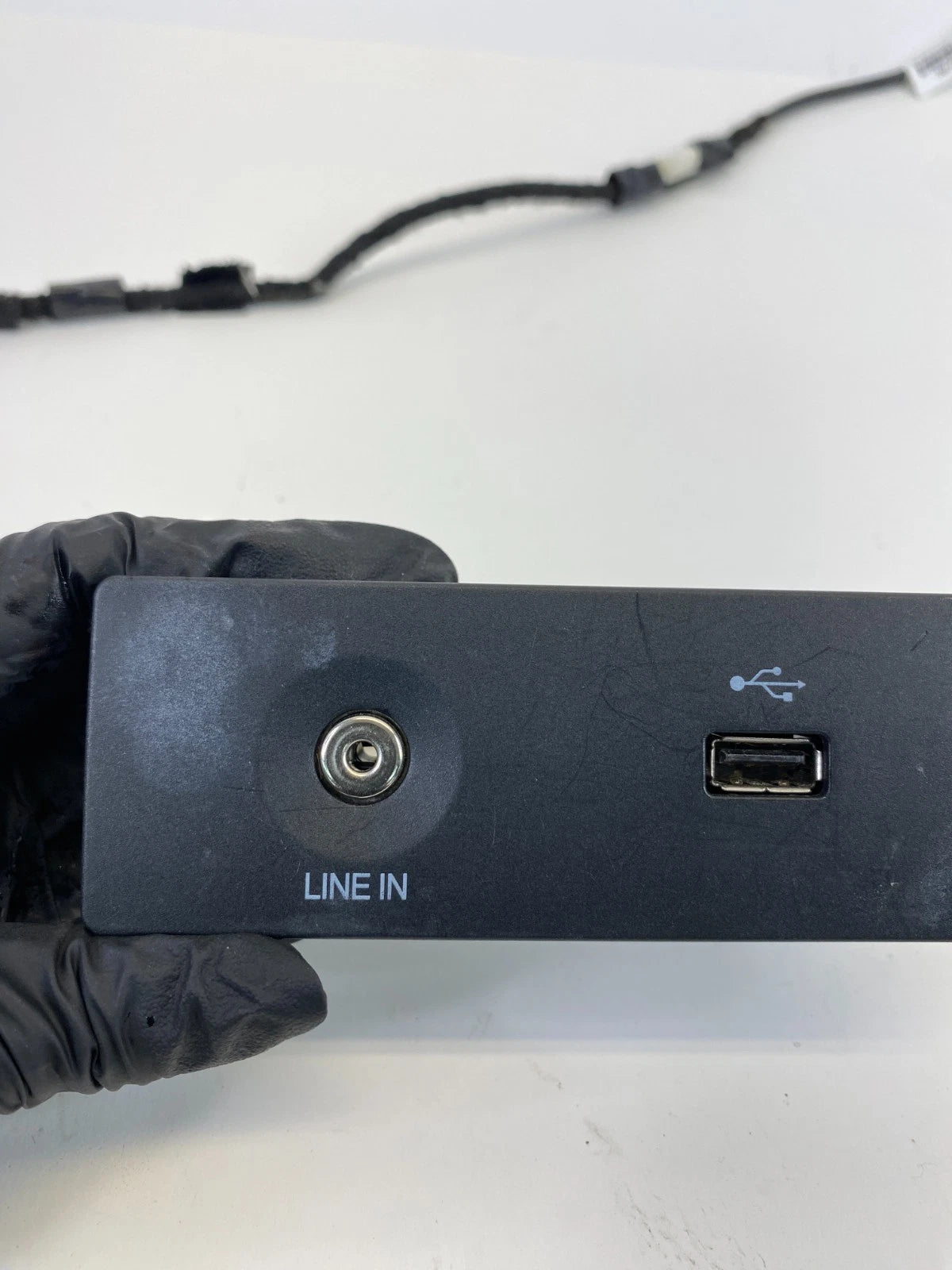 13-16 Ford Fusion Console Audio USB AUX Auxiliary Jack Socket Port DS7T14D202DC