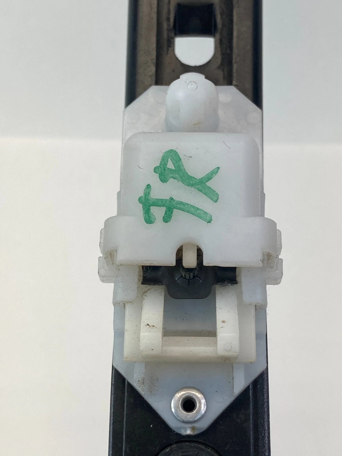 2007-2009 ACURA RDX FRONT RIGHT PASSENGER SEAT BELT ADJUST HEIGHT ADJUSTER OEM