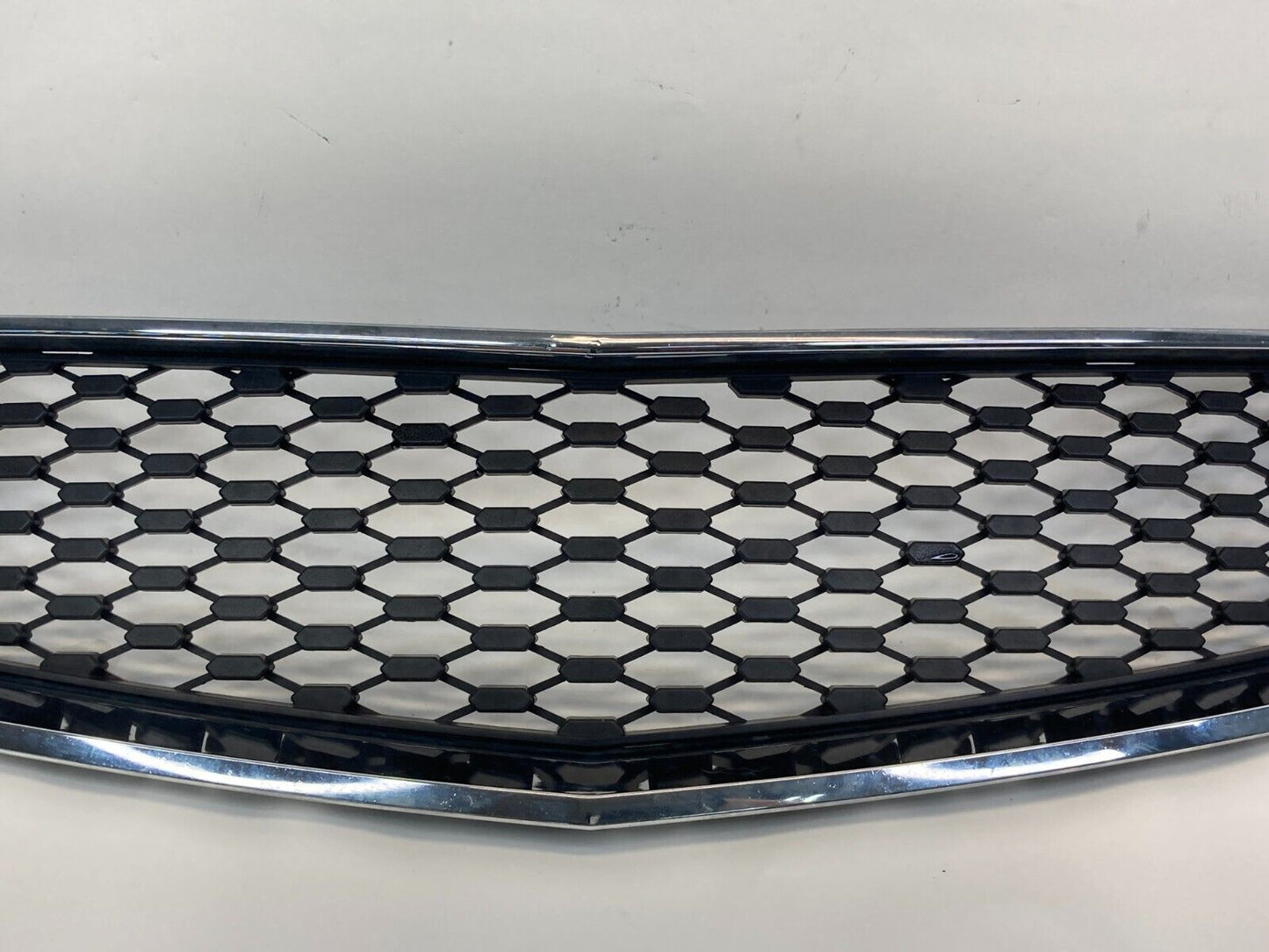 10 11 12 13 14 15 Chevrolet Equinox Front Lower Center Bumper Grill Grille OEM