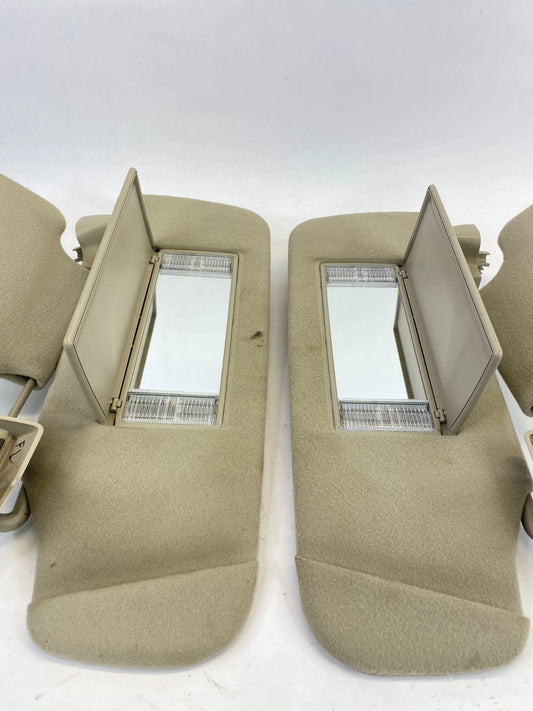 2003-2006 CHEVY TAHOE W SUNROOF RIGHT & LEFT SUNVISOR SUN VISOR SET W/ LIGHT