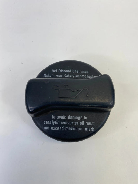 1985-2005 VOLKSWAGEN JETTA 2.8L V6 ENGINE OIL FILLER CAP LID 026-103-485A OEM