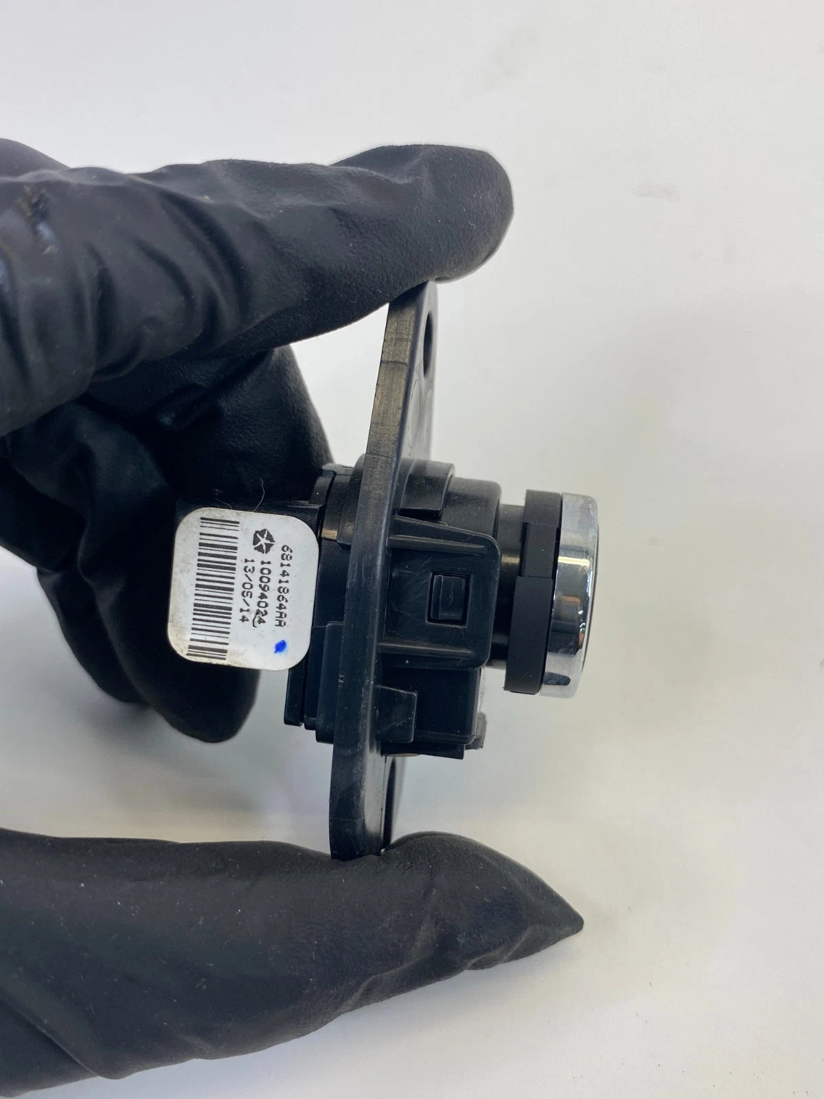 2015-2017 Chrysler 200 Rear Trunk Deck Lid Release Open Control Switch 68141864A