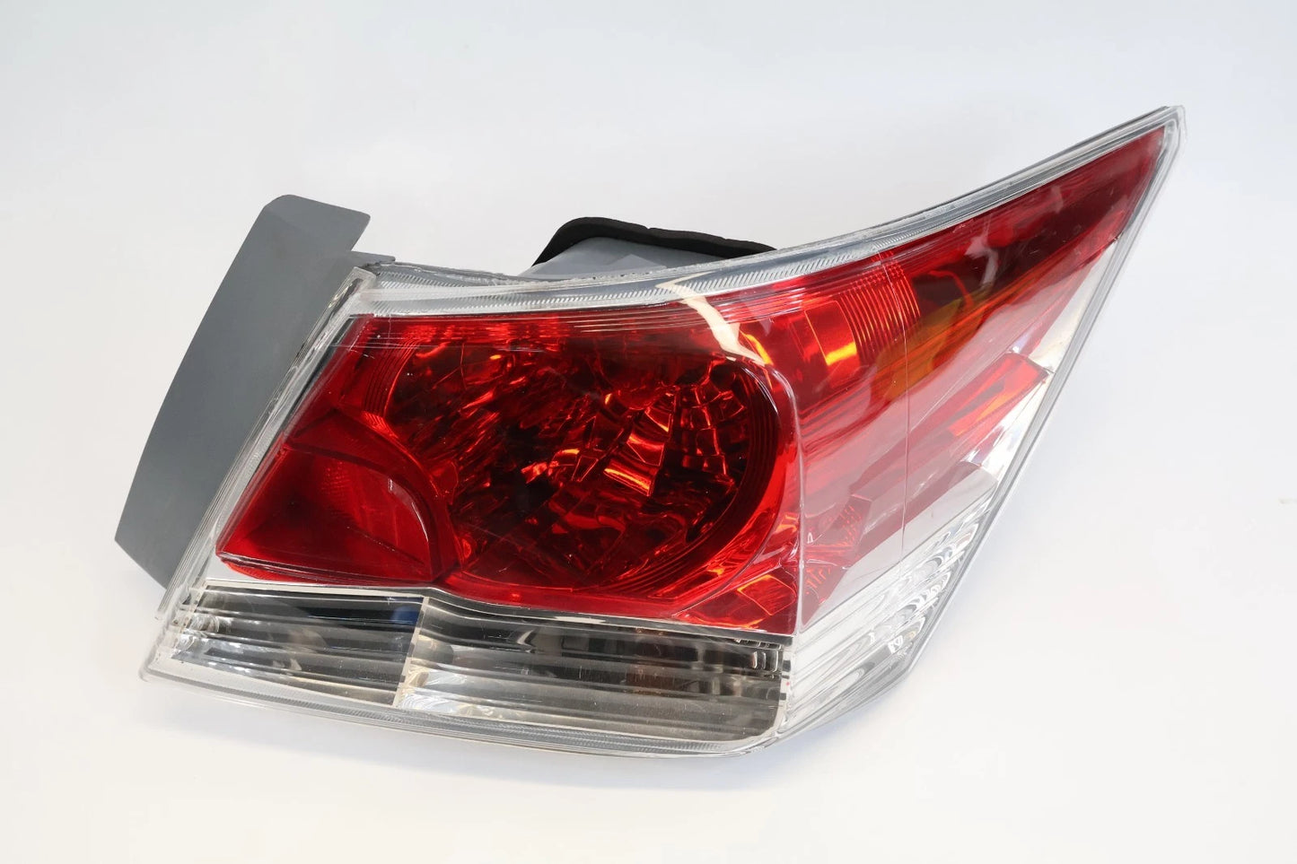 2008-2012 HONDA ACCORD SEDAN RIGHT PASSENGER TAILLIGHT TAIL LAMP ASSEMBLY OEM