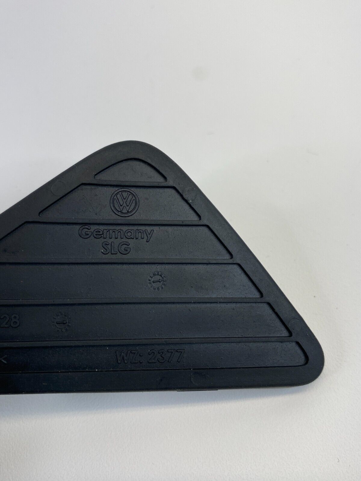 09-17 Volkswagen CC 07-10 Passat Center Console Mat Rubber Insert 3C0-863-328