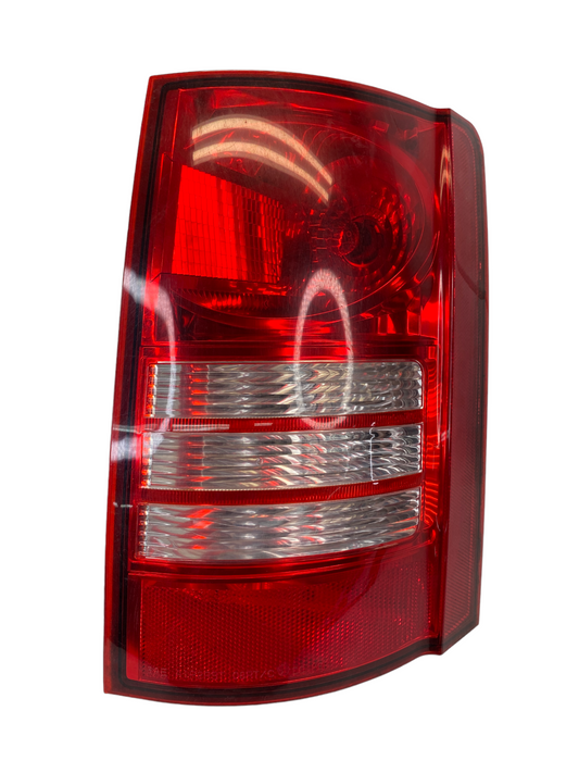 2008 2009 2010 Chrysler Town & Country Rear Right Passenger Tail Light Taillight