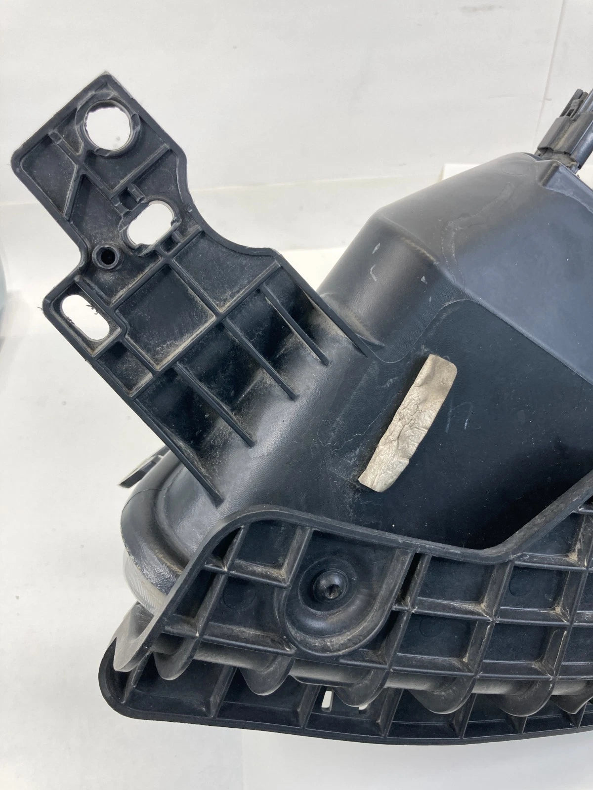 2013-2016 FORD ESCAPE FRONT RIGHT PASSENGER HEADLIGHT HEADLAMP HALOGEN OEM