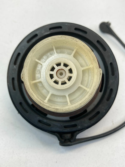 2005-2012 Kia Sedona 05-20 Optima 3.8L V6 Fuel Tank Filler Gas Cap Lid Cover OEM