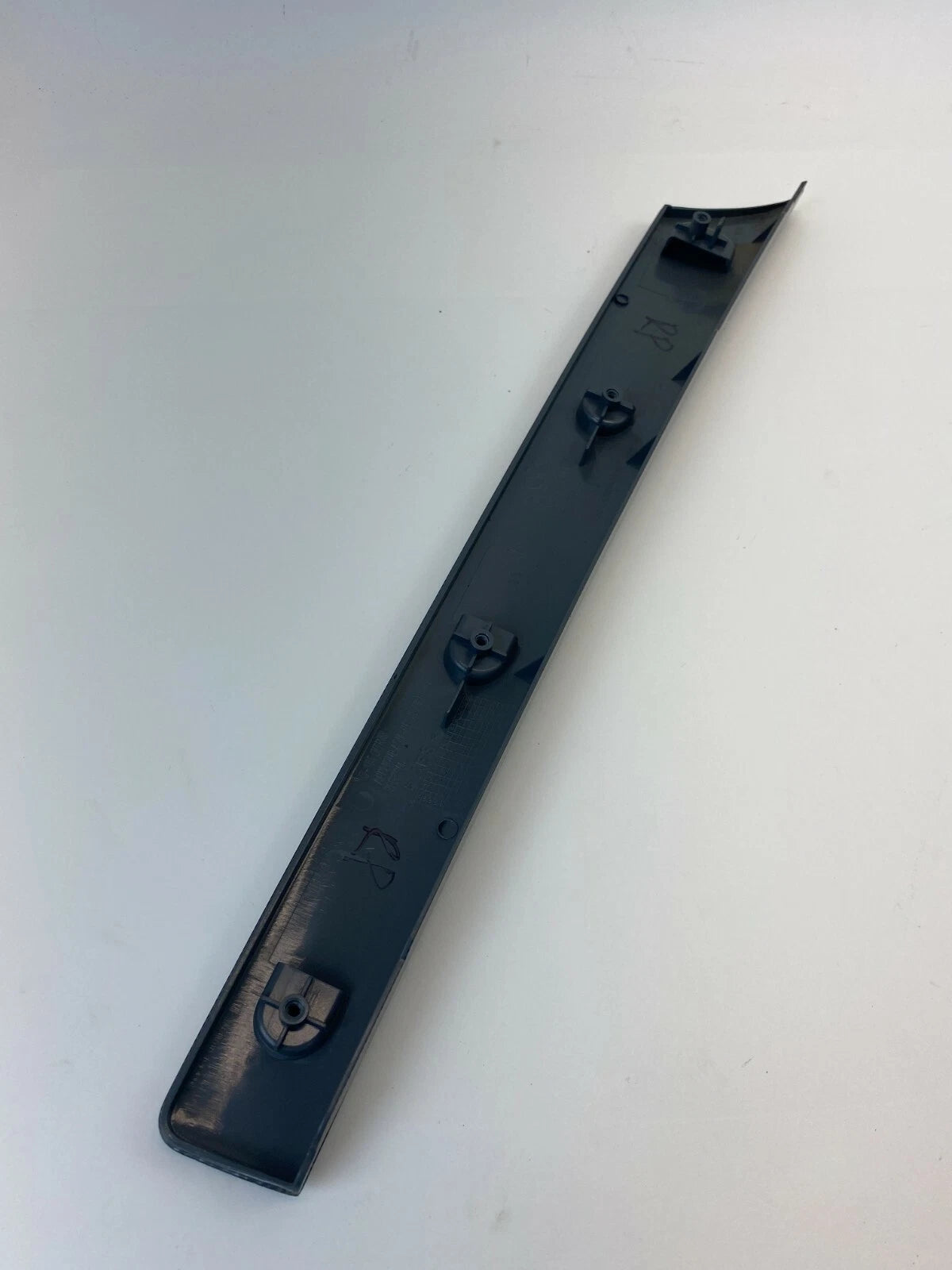 2008-2010 SATURN VUE REAR RIGHT INNER DOOR APPLIQUE COVER BEZEL MOLDING 96662256