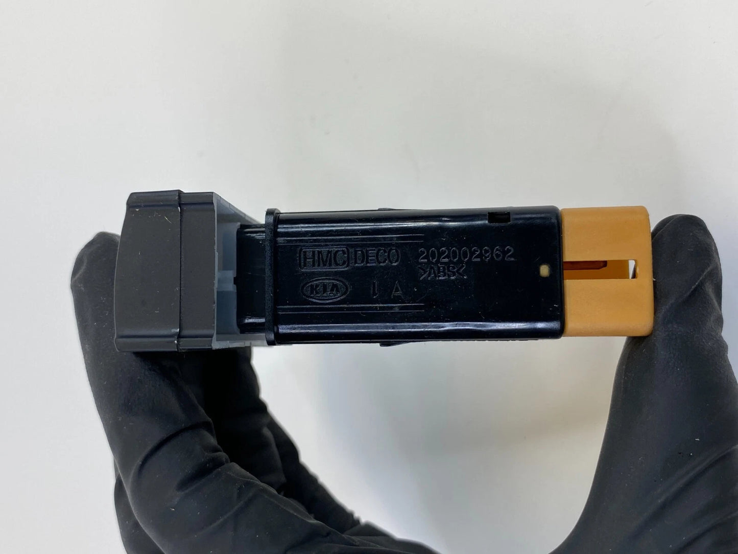 07 08 09 HYUNDAI SANTA FE REAR GLASS DEFROST CONTROL SWITCH ASSEMBLY 202002962
