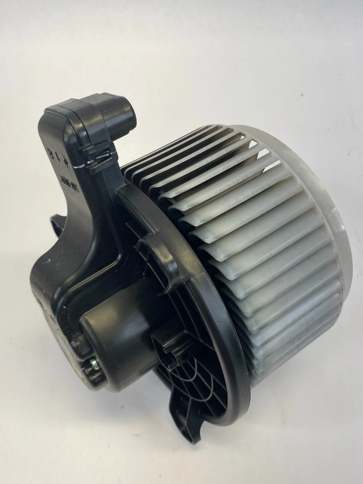 2017 2018 MITSUBISHI OUTLANDER SPORT A/C HEATER FAN BLOWER MOTOR ASSY 7802A327