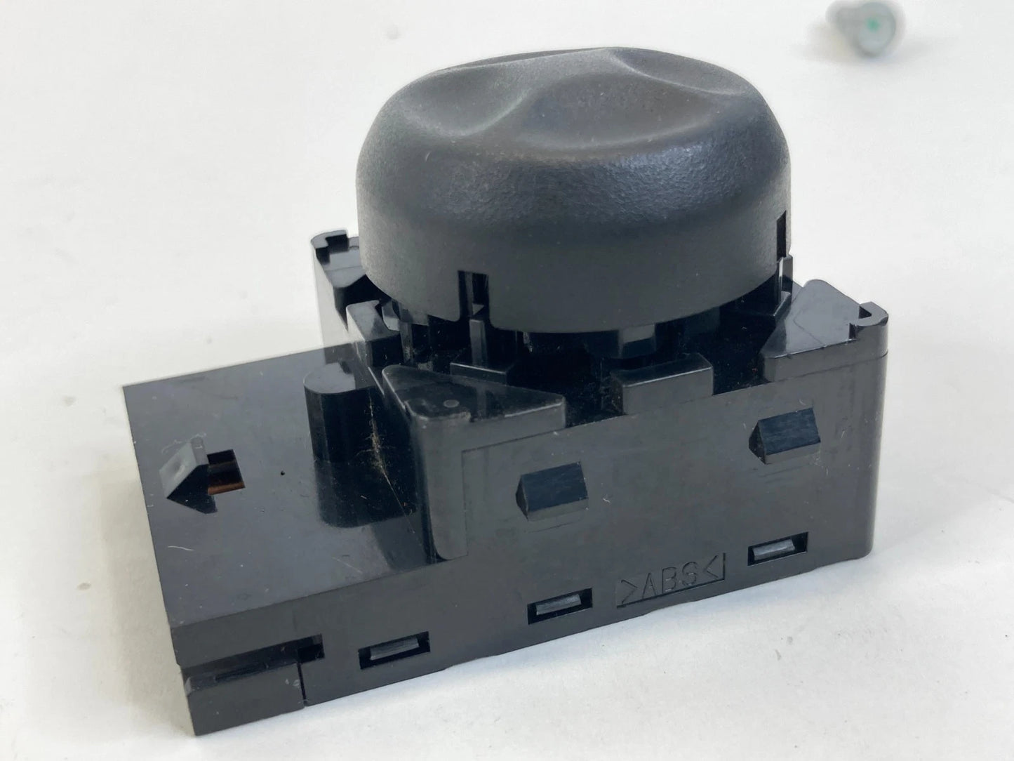 2010-2016 Buick LaCrosse Front Left Seat Lumbar Switch 25802502 OEM