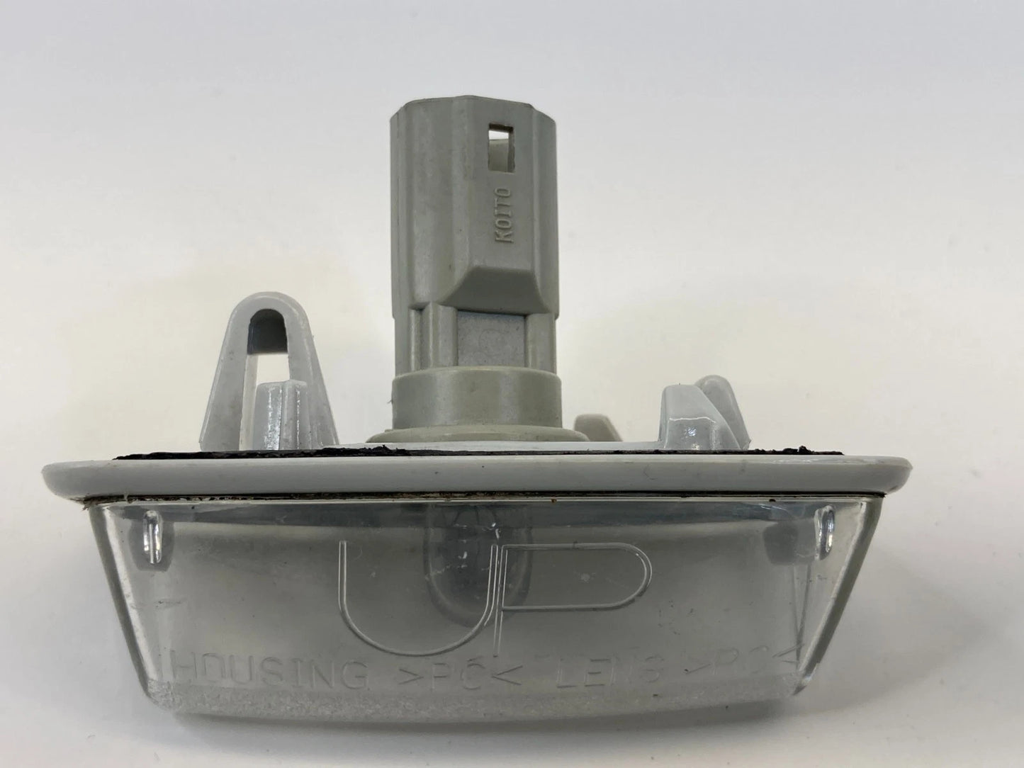 2003-2008 TOYOTA COROLLA 00-04 AVALON REAR TRUNK LICENSE PLATE LIGHT LAMP OEM