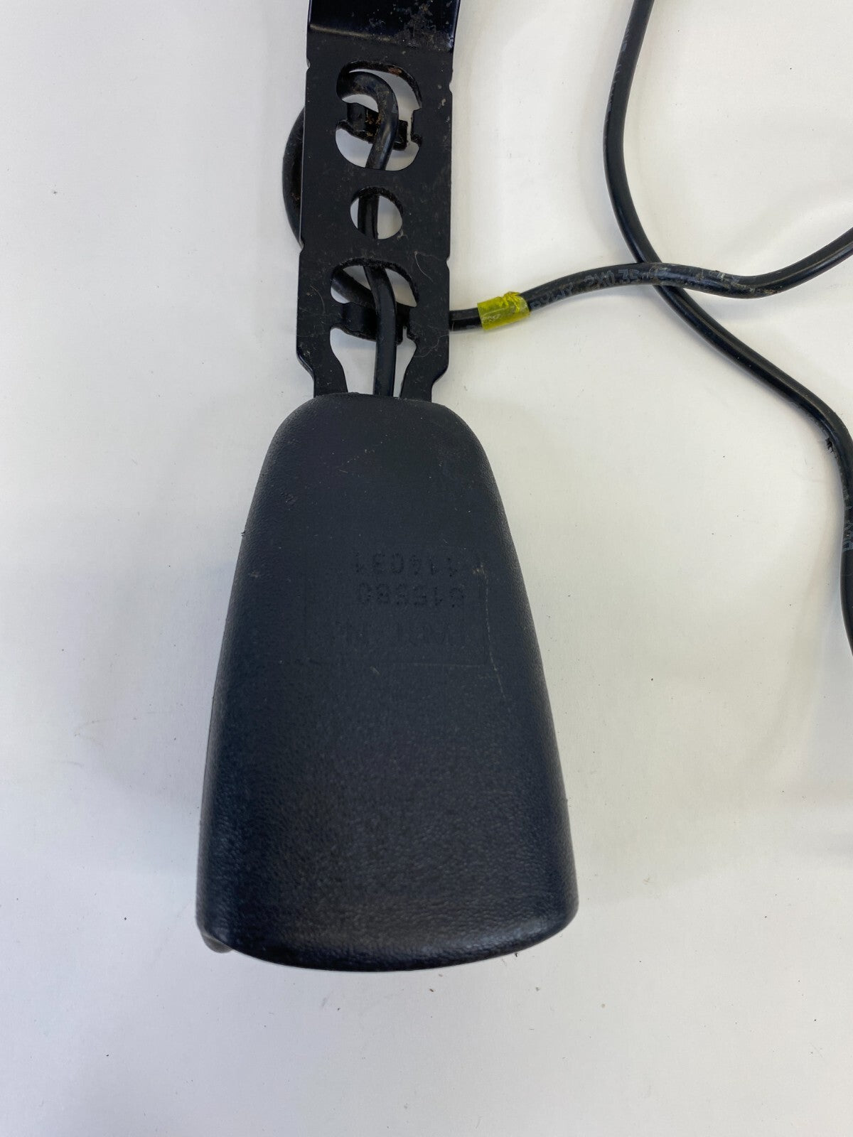 2000-2004 Volvo S40 Front Left Driver Side Seat Belt Buckle Reciver Assy OEM