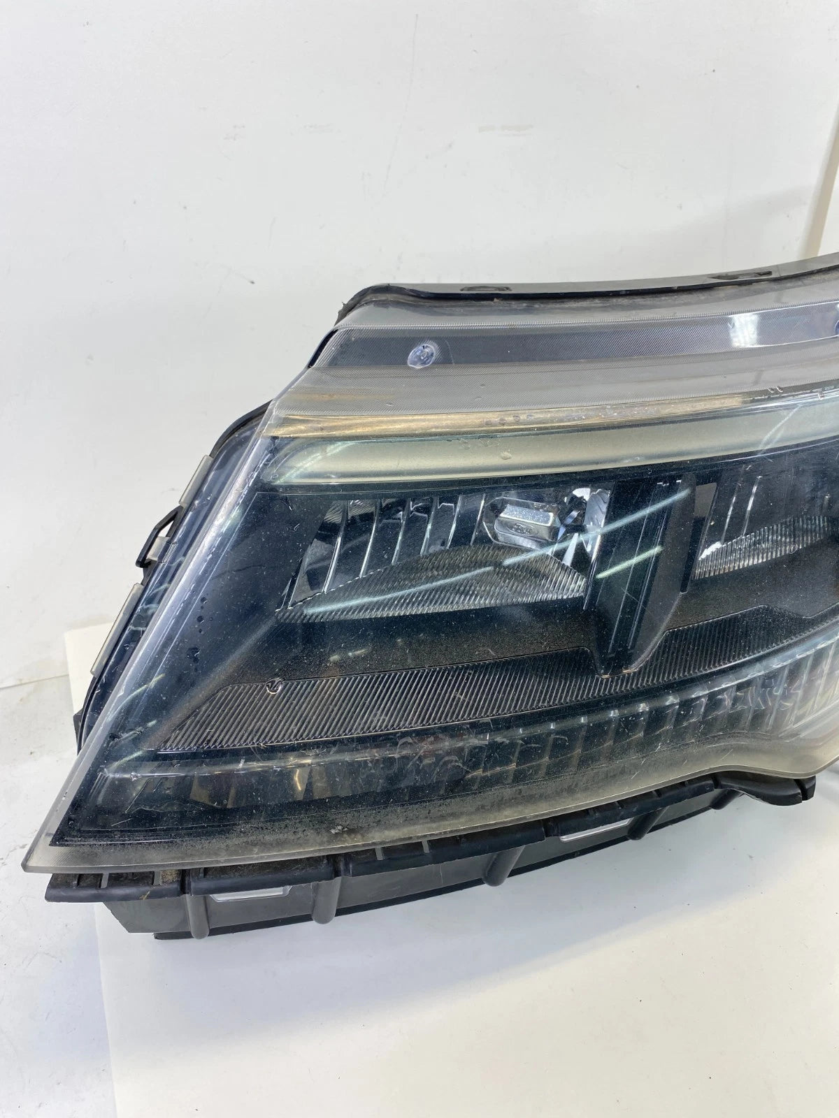 16-19 FORD EXPLORER INTERCEPTOR UTILITY FRONT LEFT SIDE HEADLIGHT LAMP LED OEM