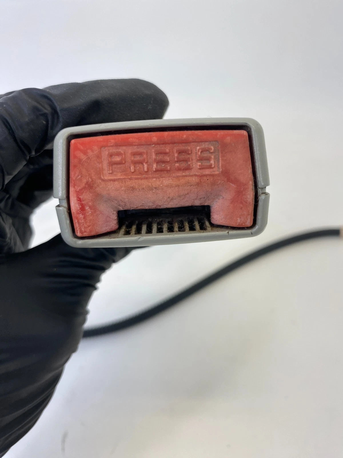 2010 2011 KIA FORTE FRONT RIGHT PASSENGER SIDE SEAT BELT BUCKLE OEM