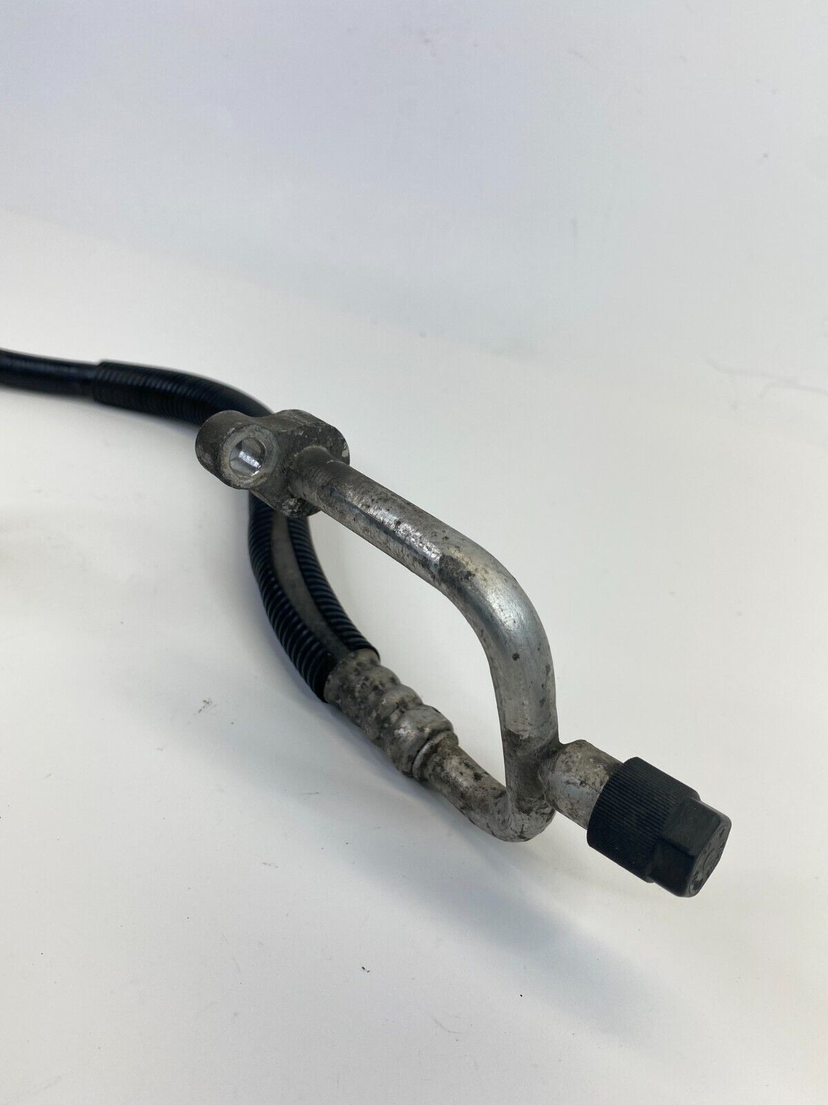 2011-2013 Ford Fiesta 1.6L A/C Refrigerant Suction Hose Line Tube OEM