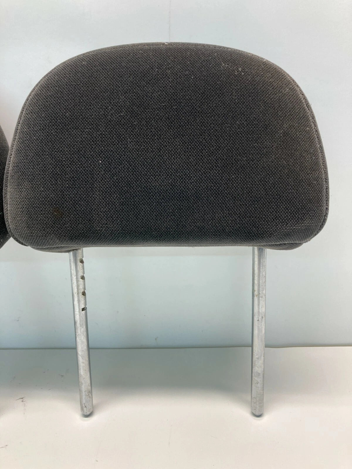 2002-2005 FORD EXPLORER FRONT LEFT & RIGHT SEAT HEADREST HEAD REST SET OEM