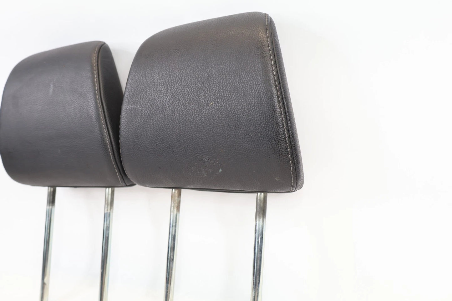 16-22 HONDA PILOT PAIR REAR SECOND ROW HEADRESTS LEFT RIGHT BLACK LEATHER OEM