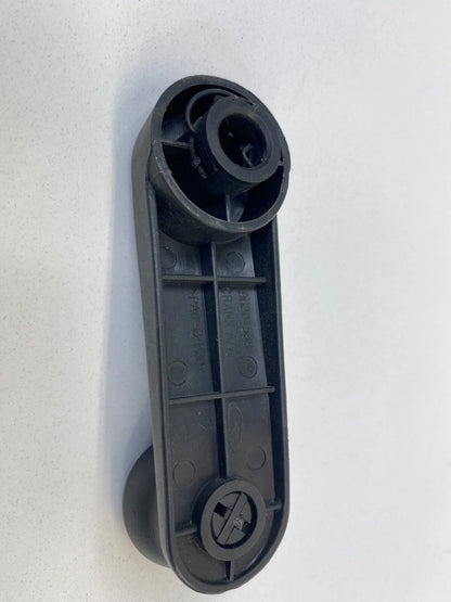 2004-2011 CHEVROLET AVEO SEDAN FRONT RIGHT DOOR WINDOW CRANK HANDLE 96301568 OEM