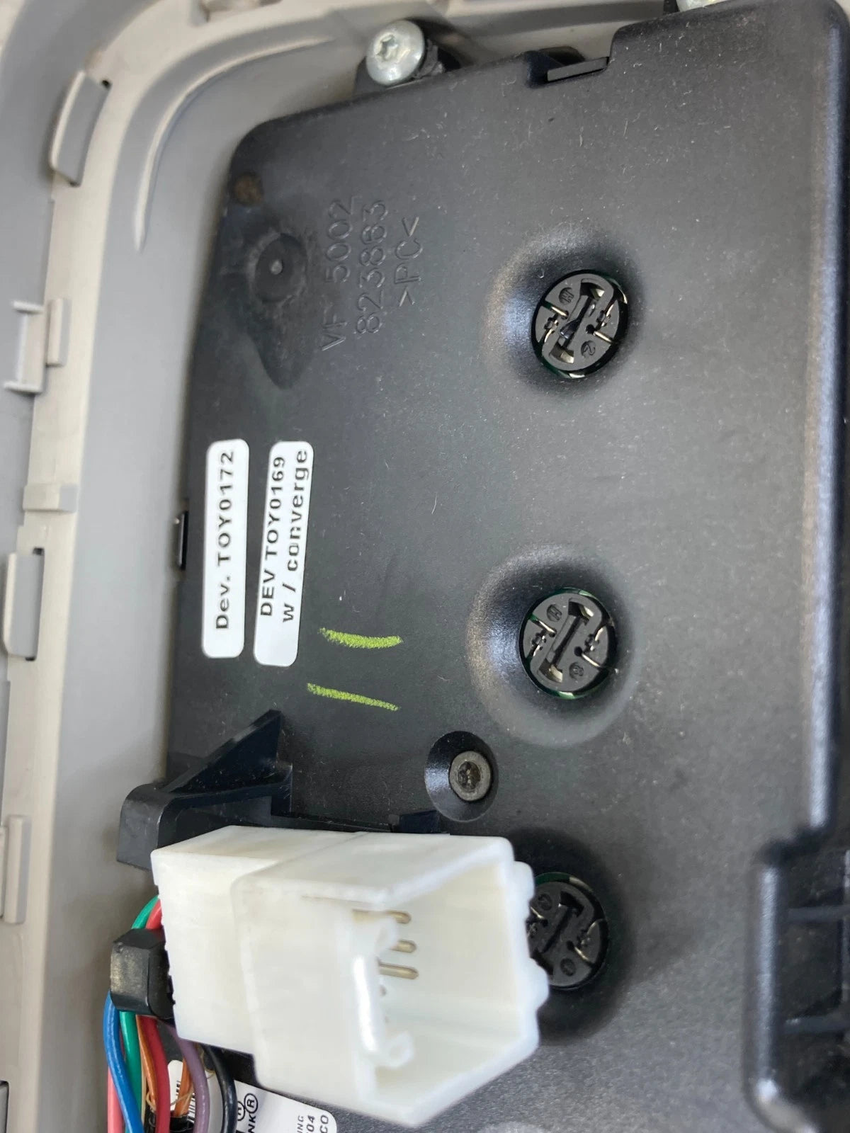 04 05 TOYOTA SIENNA OVERHEAD CONSOLE DOME LIGHT POWER SLIDING DOORS SWITCH OEM
