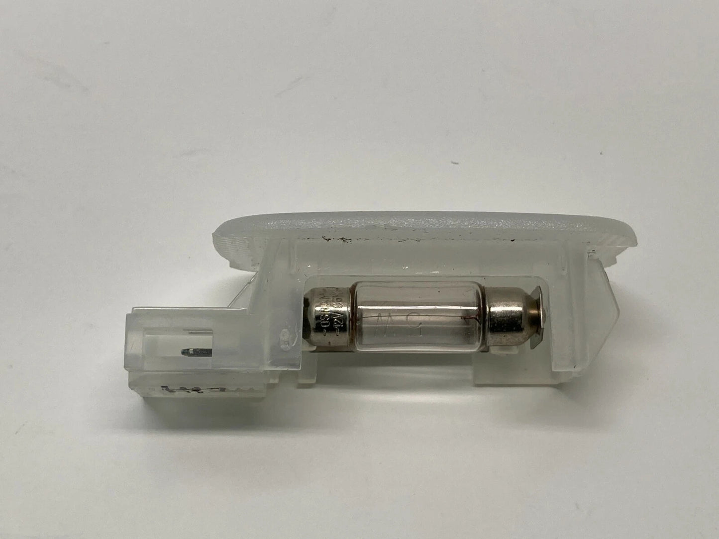 2001-2005 MERCEDES-BENZ C320 LEFT INTERIOR COURTESY LIGHT MAP LAMP 208820050 OEM