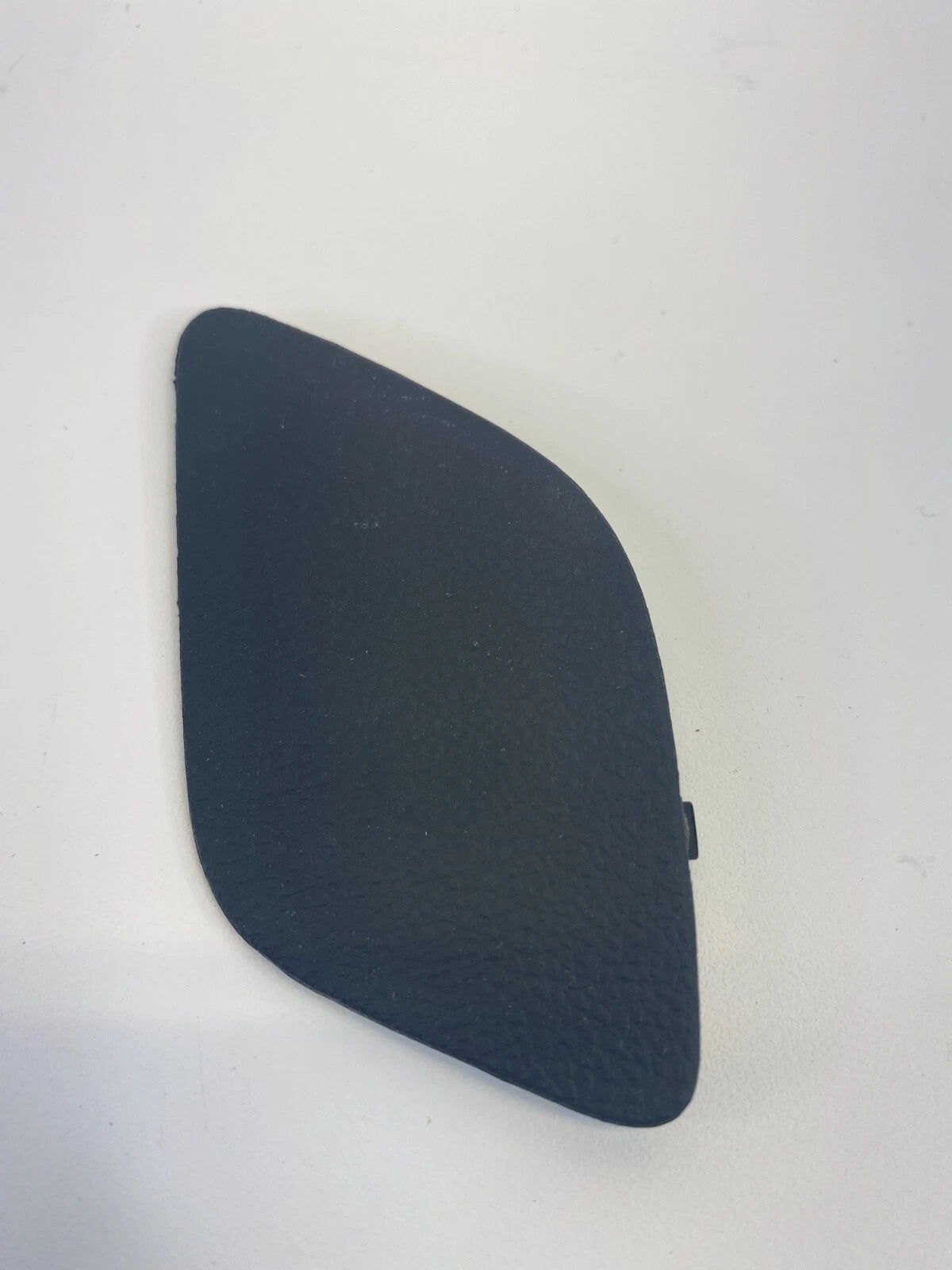 10-17 CHEVROLET EQUINOX LEFT SIDE INNER DOOR HANDLE BEZEL BOLT COVER 20814376