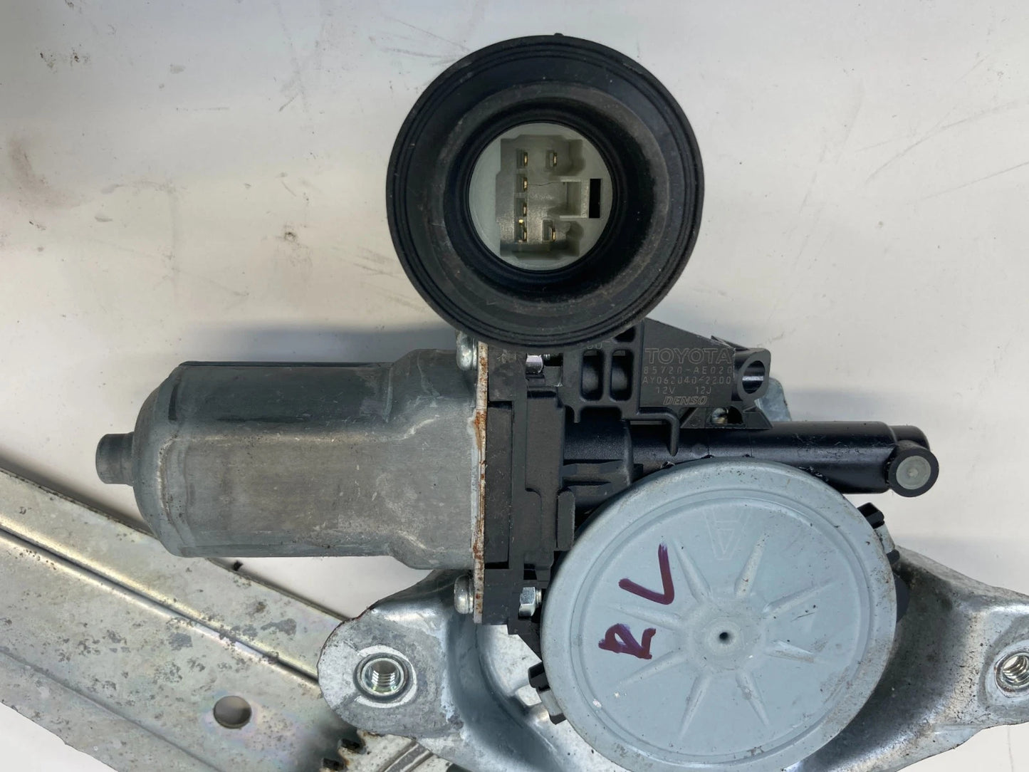 2007-2009 LEXUS RX350 REAR LEFT DOOR WINDOW REGULATOR MOTOR 85720-AE020 OEM