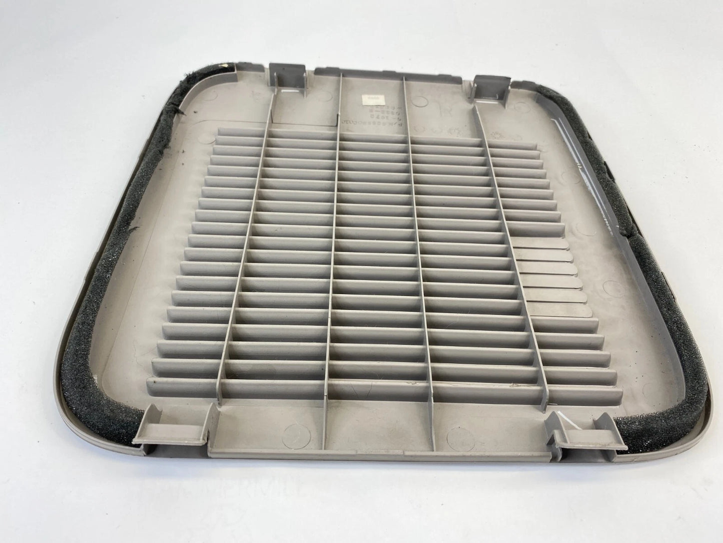 2001-2004 TOYOTA SEQUOIA REAR STORAGE LID RETURN VENT A/C COVER PANEL 625880C010