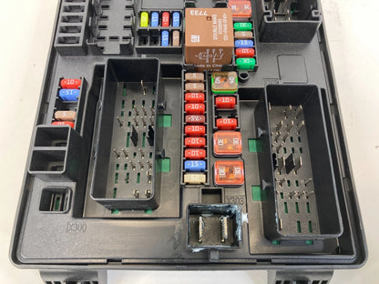 2014-2019 CADILLAC ATS CTS REAR BODY MULTIFUNCTIONAL JUNCTION FUSE BOX 23134073