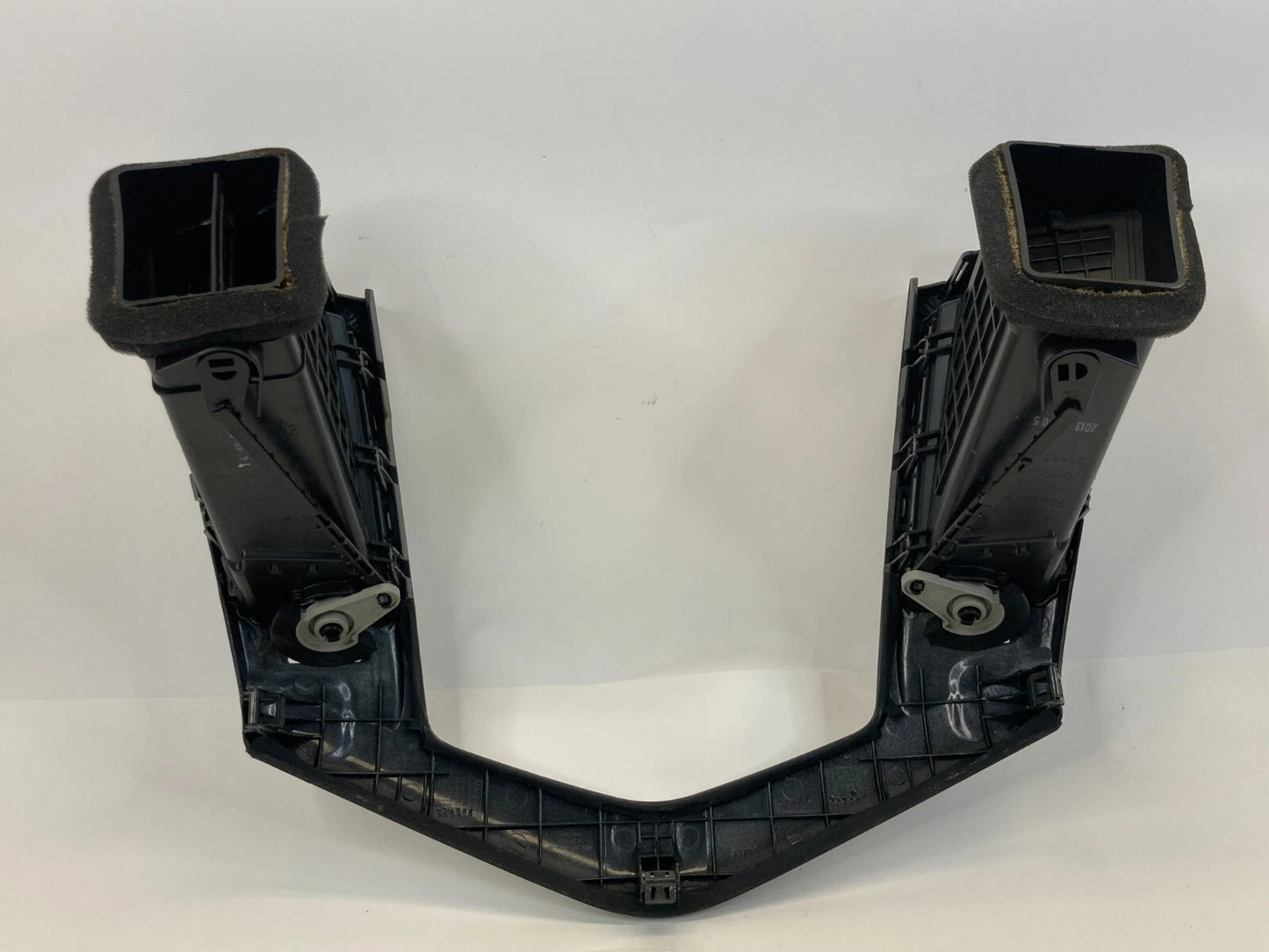 11-16 CHEVROLET CRUZE CENTER DASH RADIO SURROUND BEZEL AIR VENT TRIM PANEL OEM