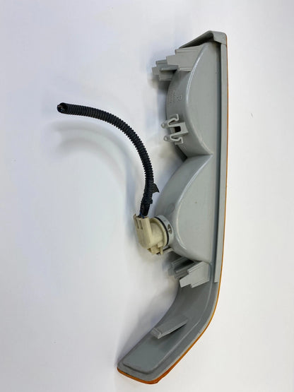 1998-2004 CHEVROLET S10 FRONT RIGHT FR RH PARK TURN SIGNAL LAMP LIGHT OEM