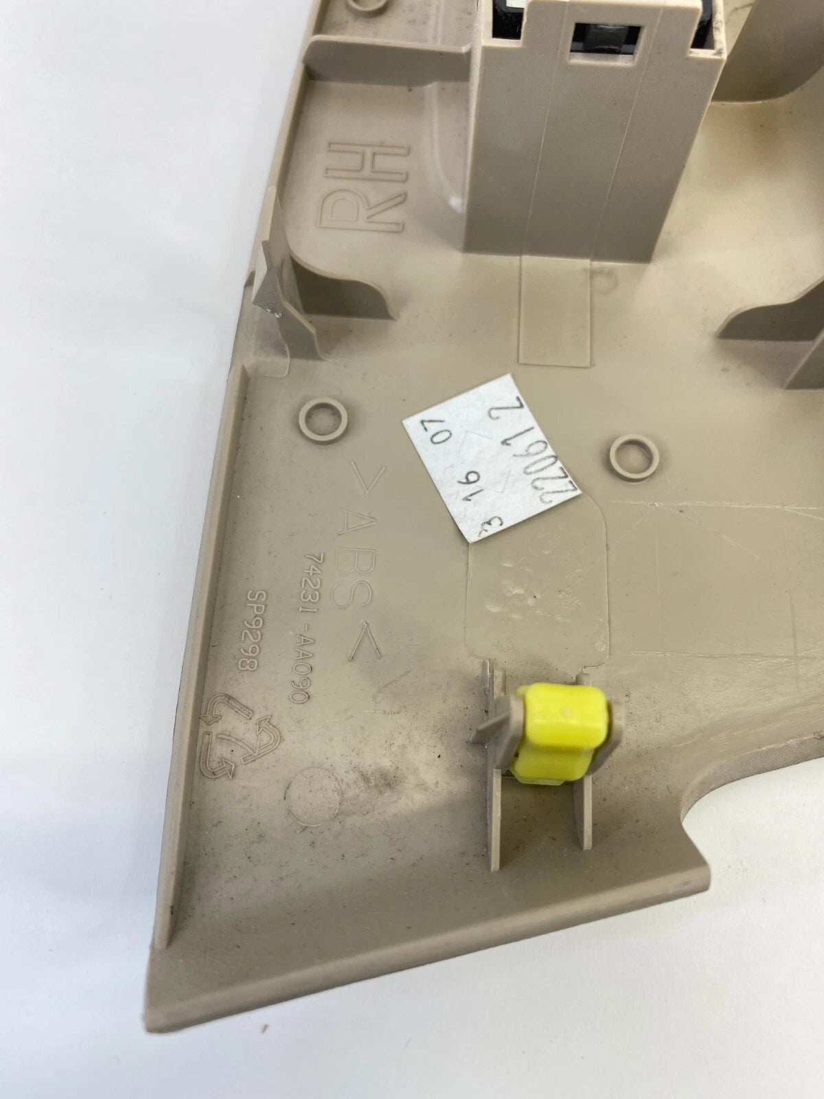 2004-2008 TOYOTA SOLARA FRONT RIGHT PASSENGER DOOR WINDOW LOCK SWITCH 74231AA090