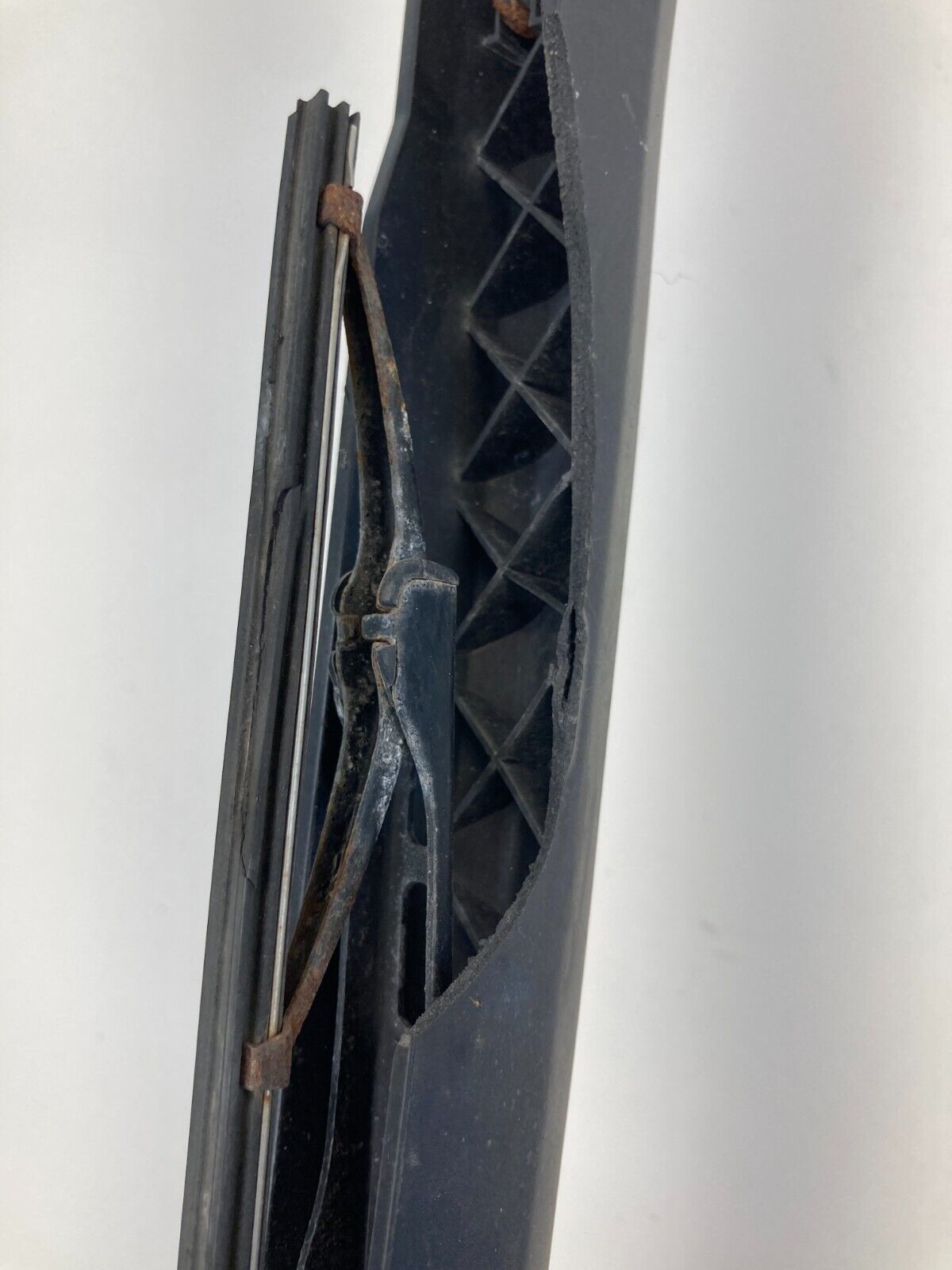 2008-2012 Jeep Liberty Rear Windshield Wiper Arm Assy W/ Blade OEM