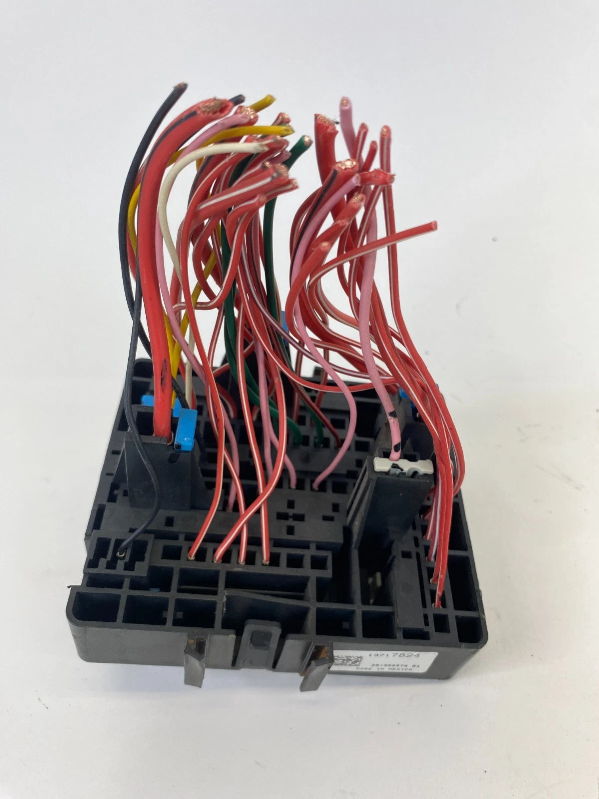 2010-2015 CHEVROLET EQUINOX 2.4L AT INTERIOR UNDER CABIN FUSE RELAY BOX 13717824