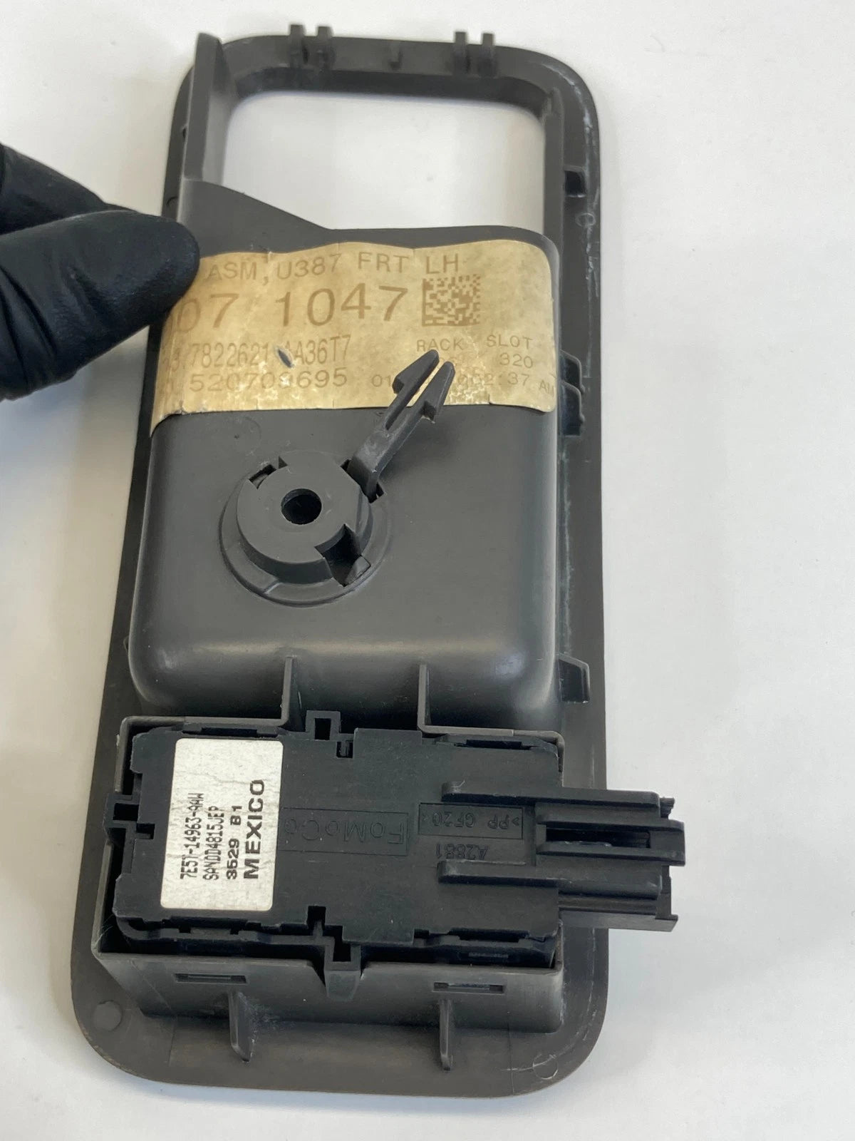 2007-2010 FORD EDGE FRONT LEFT SIDE INNER DOOR HANDLE TRIM COVER 9T43-7822621