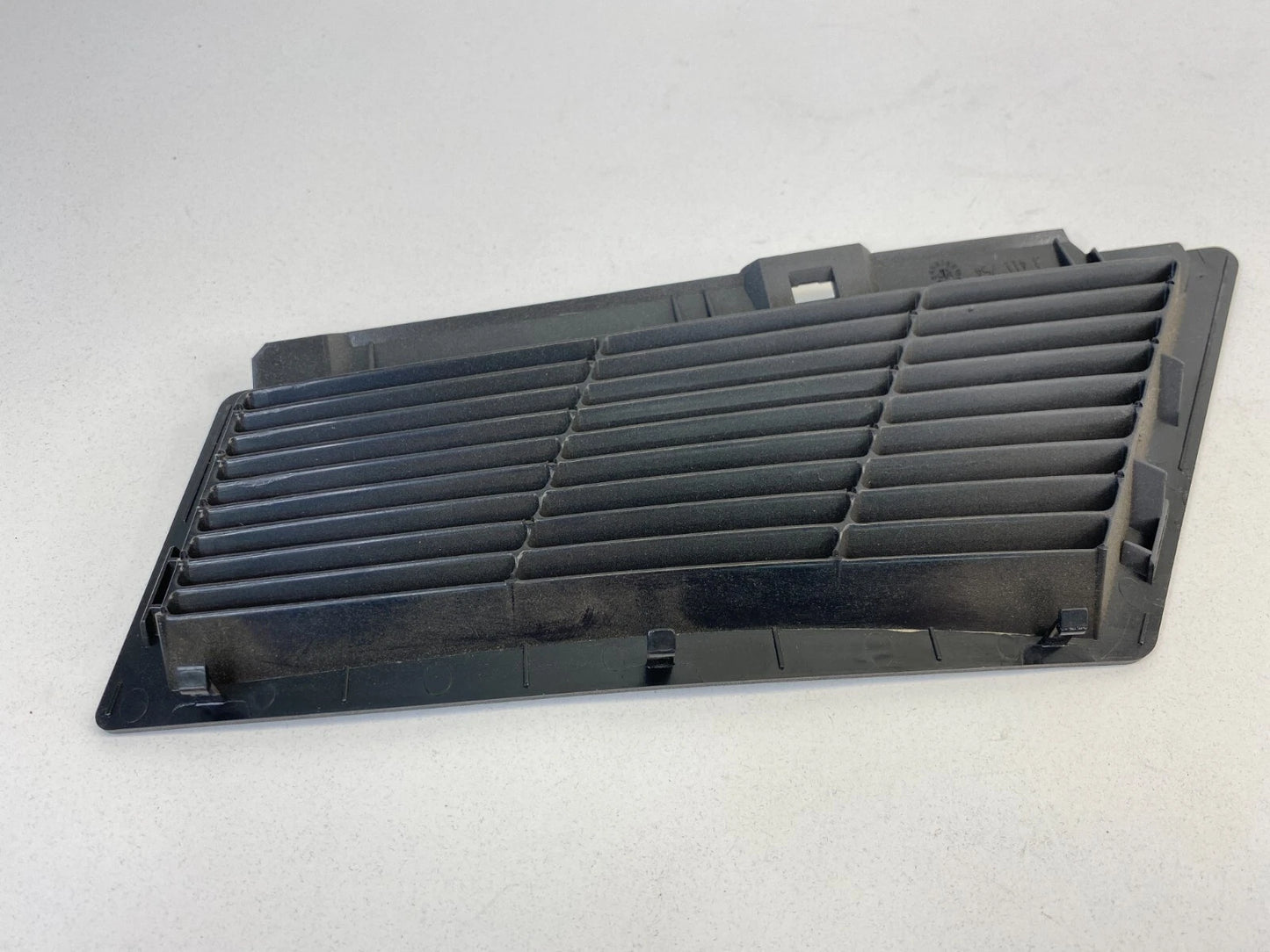 2004-2010 BMW X3 REAR TRUNK INNER INTERIOR BOOT VENT GRILLE TRIM BEZEL 3411754