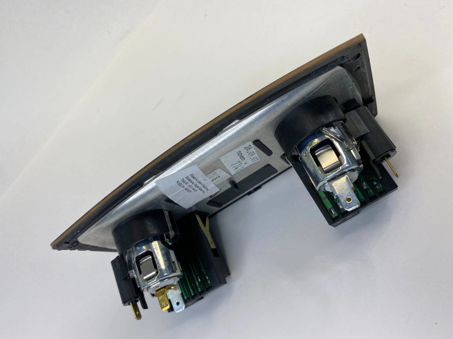 08-09 BMW 550I SEDAN REAR CONSOLE SEAT HEATER SWITCH & POWER OUTLET 695114405