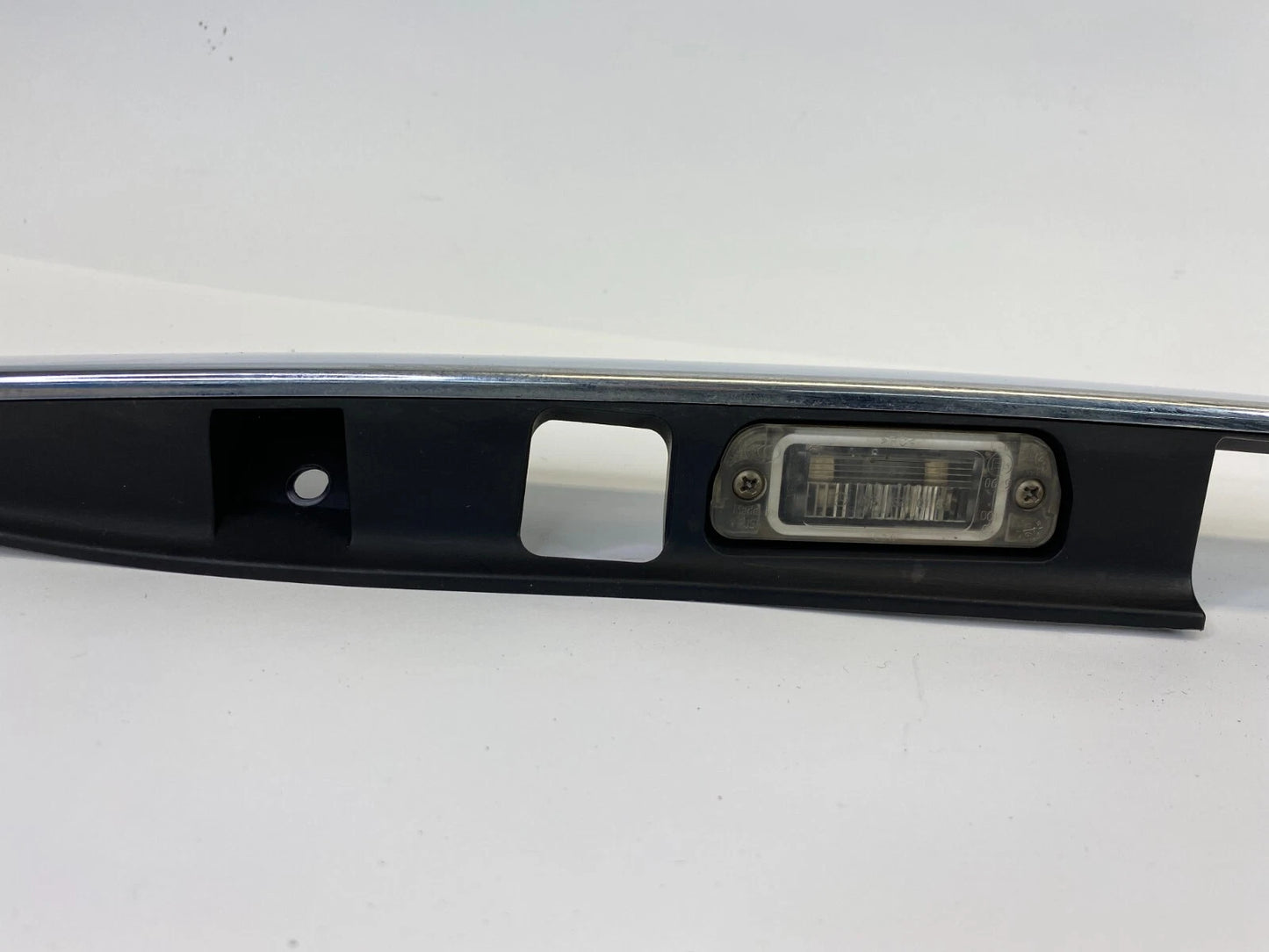 06-11 MERCEDES-BENZ ML350 TRUNK LID HANDLE BEZEL MOLDING PANEL TRIM 1647400893